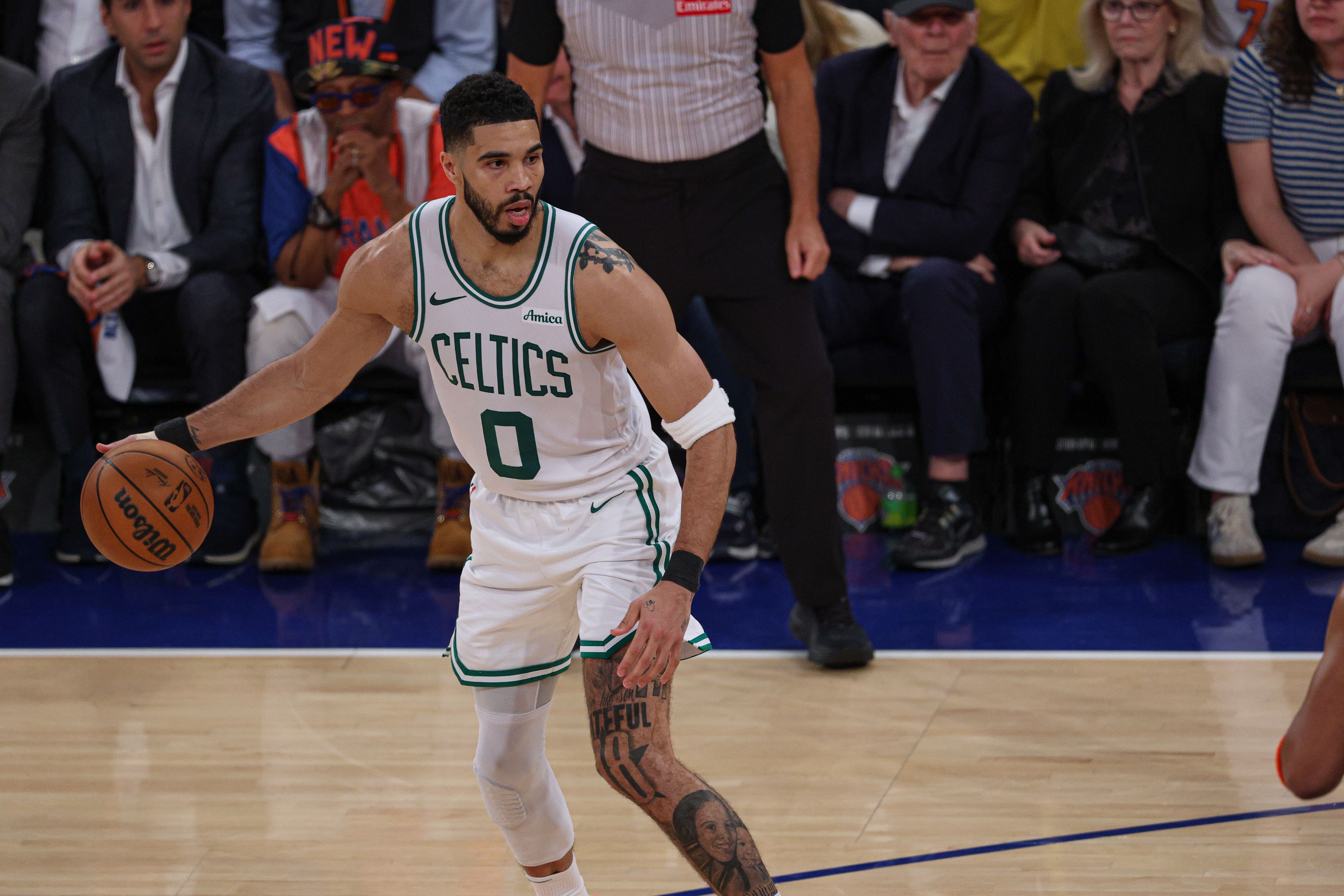 世界杯比赛直播地址-奎塔：我和塔图姆的配合越来越好 我一直琢磨怎么让他打得更轻松