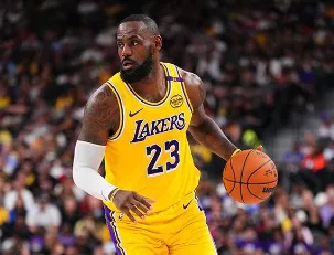 世界杯手机官网直播软件下载-詹姆斯半场出战17分钟，投篮15中6得到18分4篮板6助攻3抢断